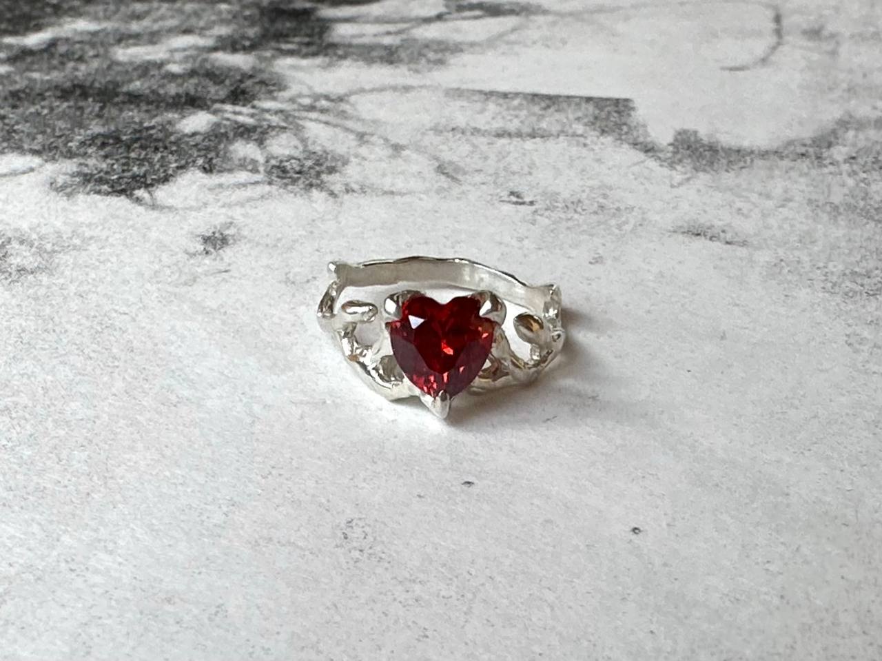 H2 cubic zirconia ring