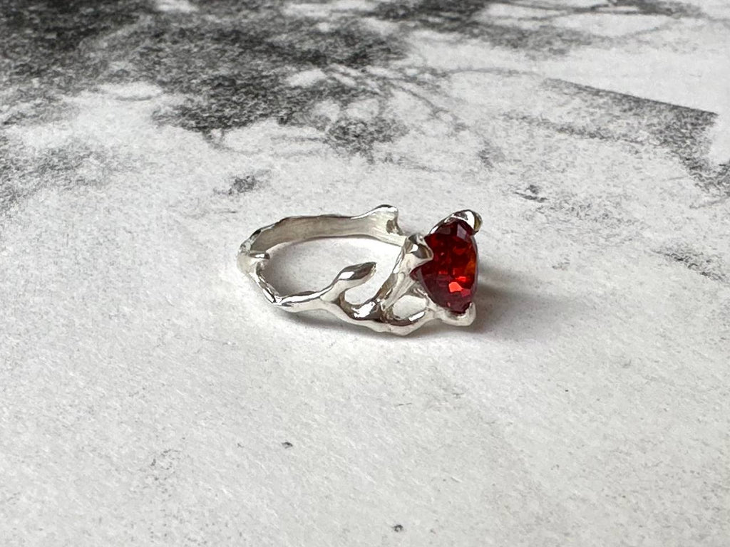 H2 cubic zirconia ring