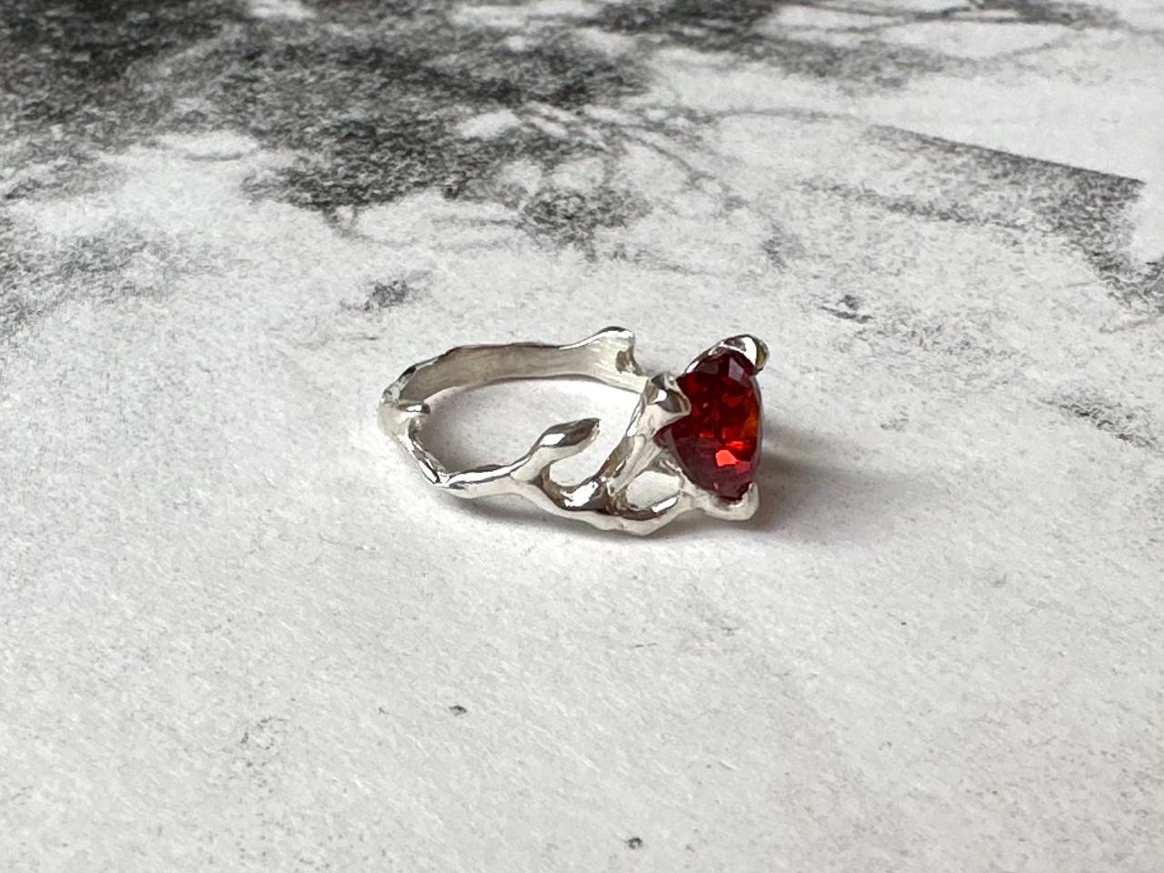 H2 cubic zirconia ring