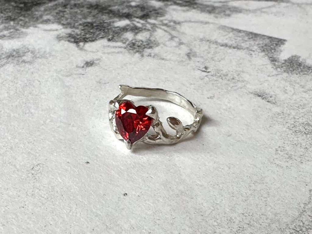 H2 cubic zirconia ring