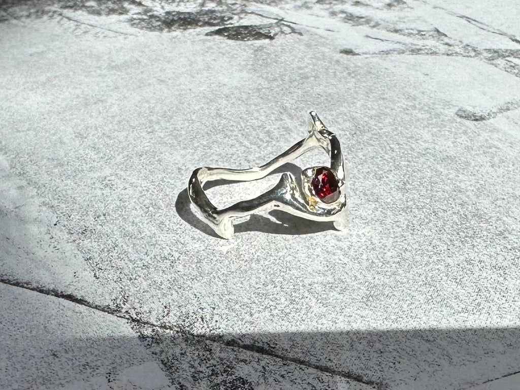 R1 garnet ring